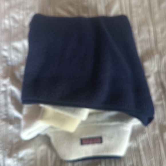 Vineyard Vines 3/4 zip fleece - Picture 2 of 4